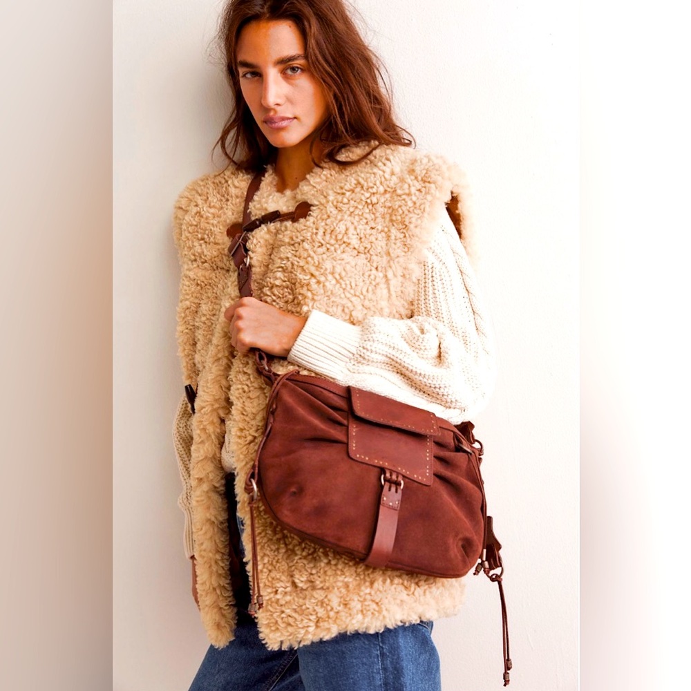 Free People We The Free Silvie Studded Sling Bag // NWT // 100% Leather - Picture 2 of 13